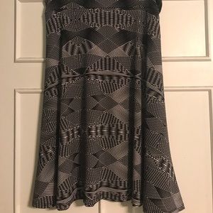 LulaRoe XL Azure skirt.  Black/white.  Worn once.